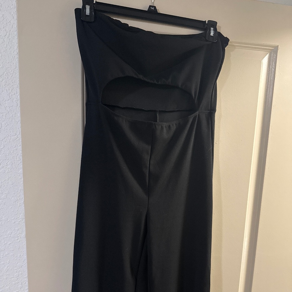 Fashion nova one piece jumpsuit with cut out